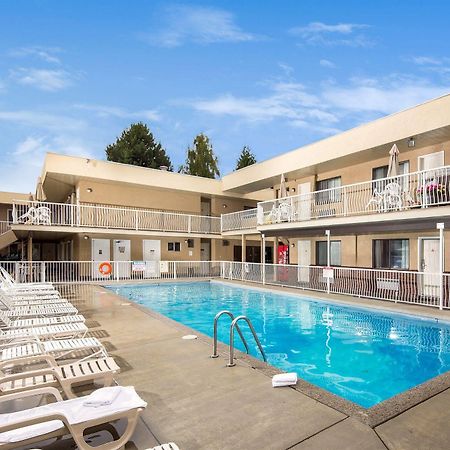 Siesta Suites Kelowna Eksteriør billede