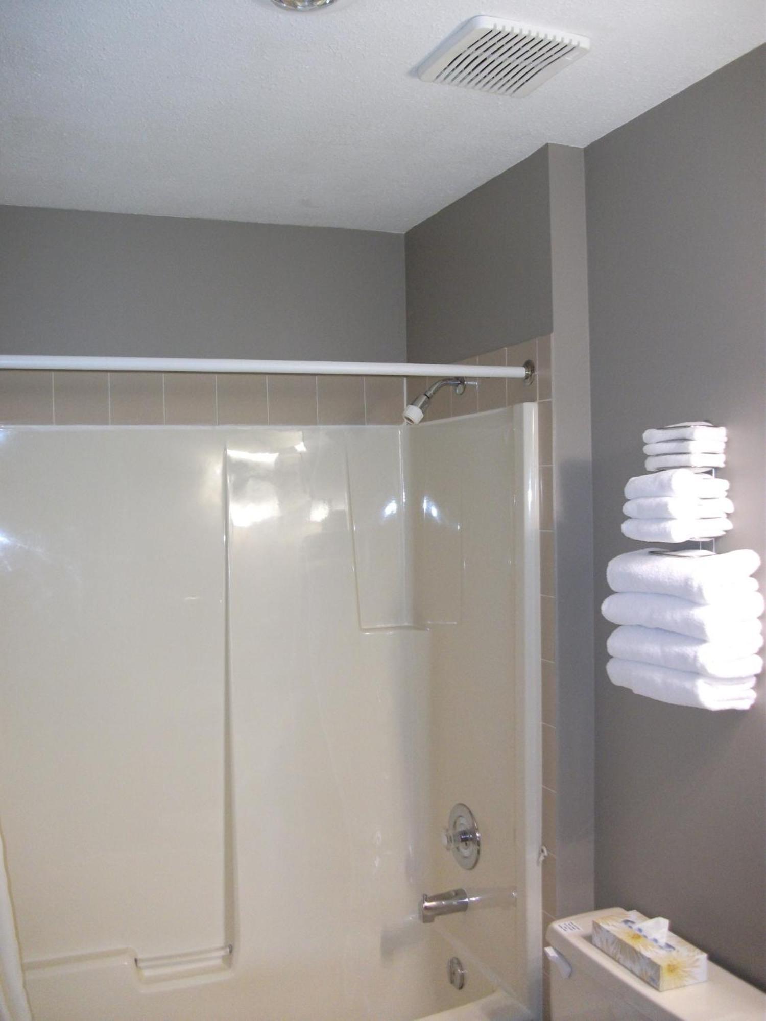 Siesta Suites Kelowna Eksteriør billede