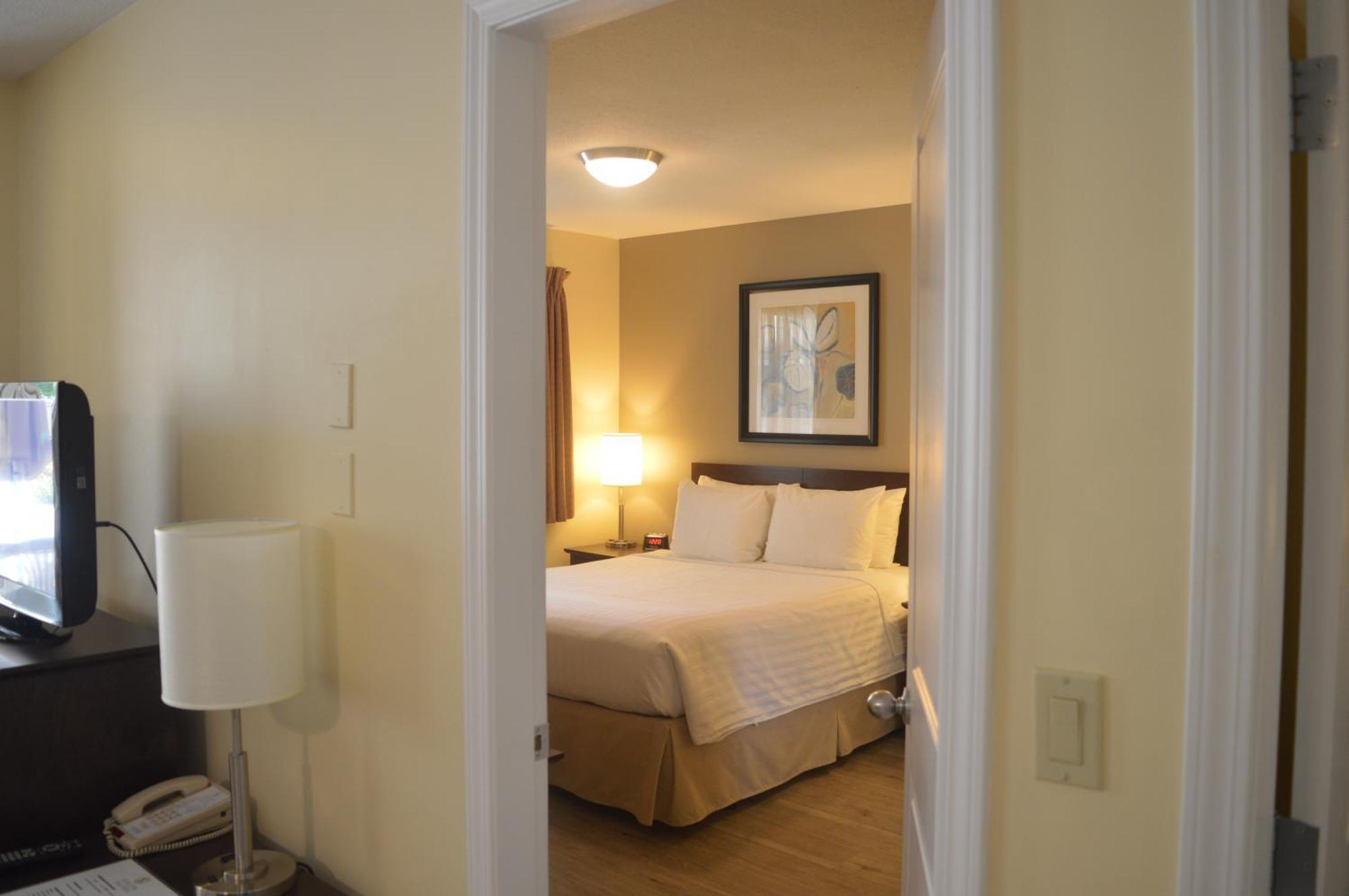 Siesta Suites Kelowna Eksteriør billede