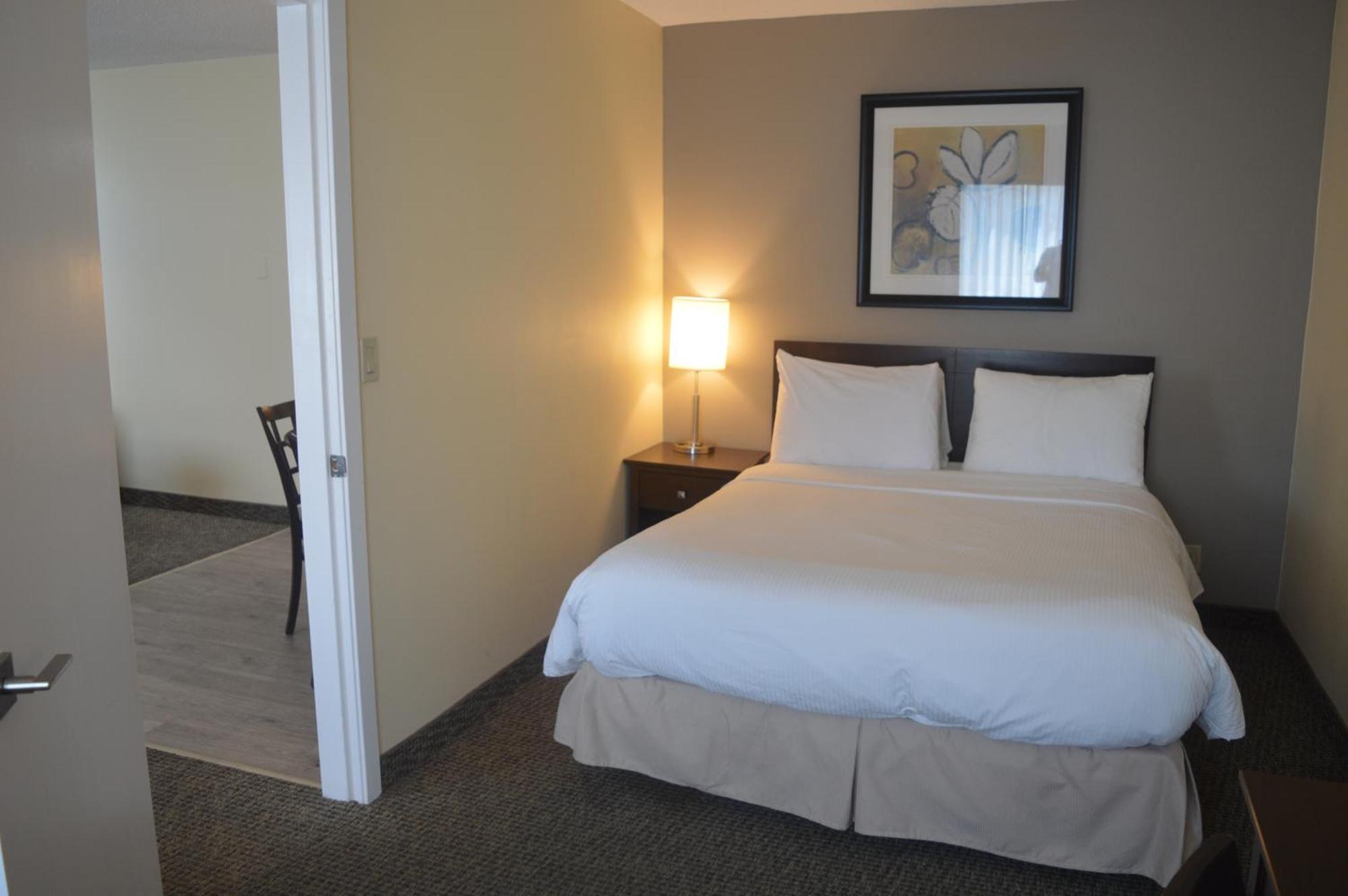 Siesta Suites Kelowna Eksteriør billede