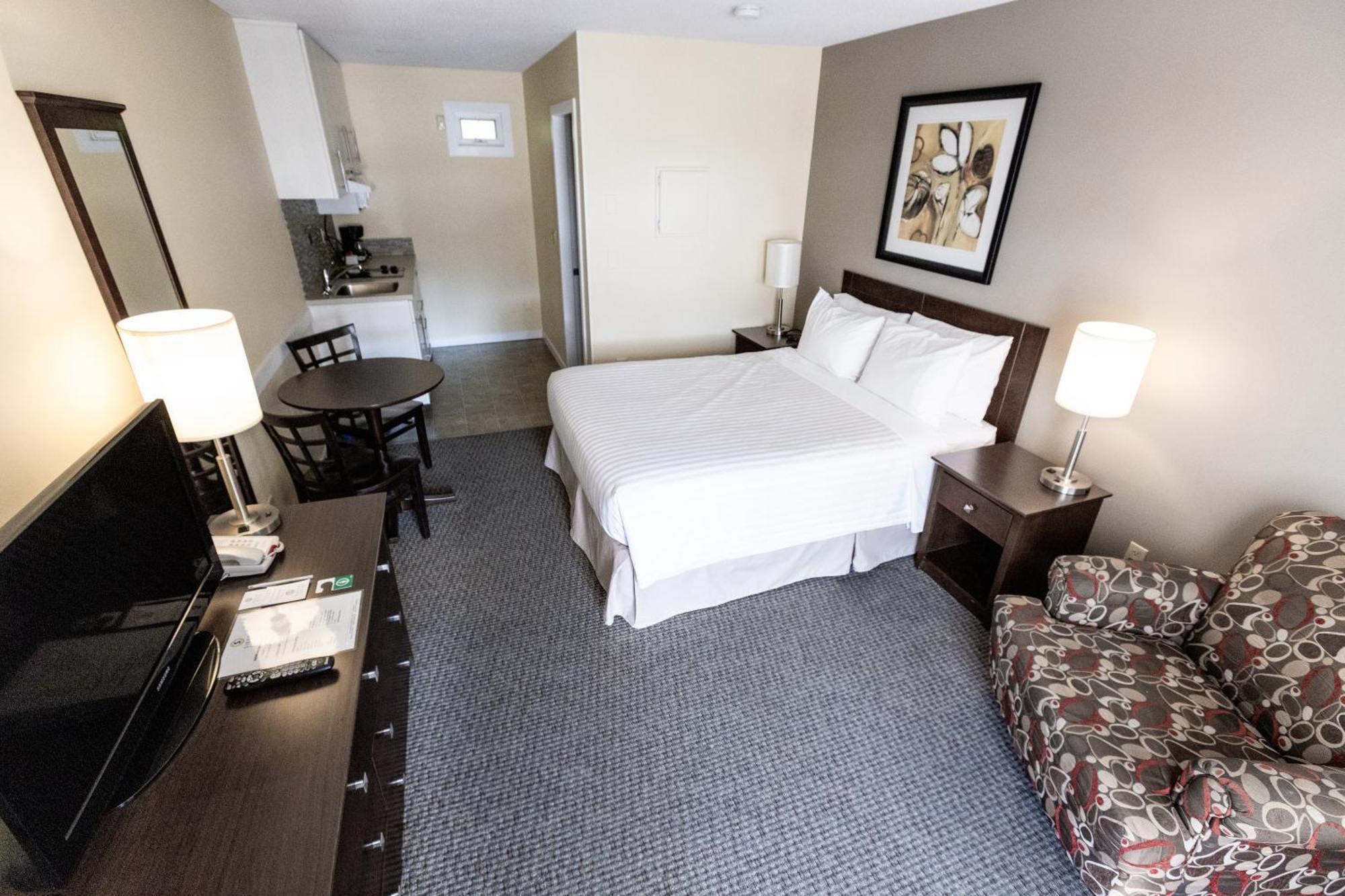 Siesta Suites Kelowna Eksteriør billede