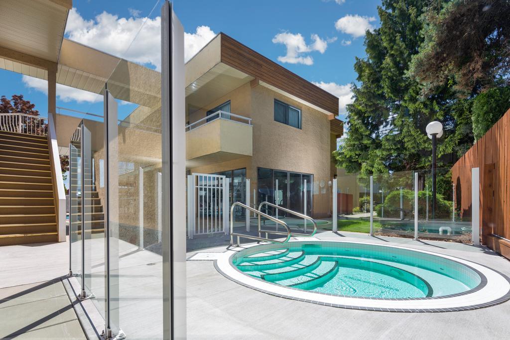 Siesta Suites Kelowna Eksteriør billede