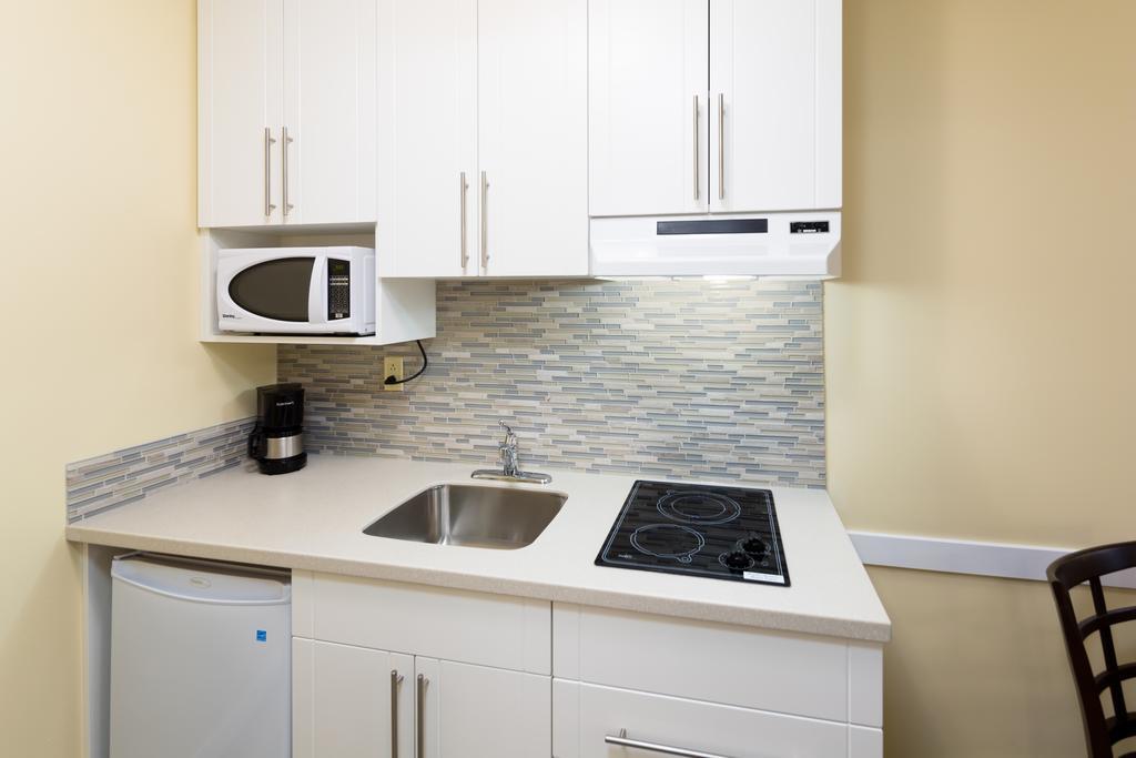 Siesta Suites Kelowna Eksteriør billede