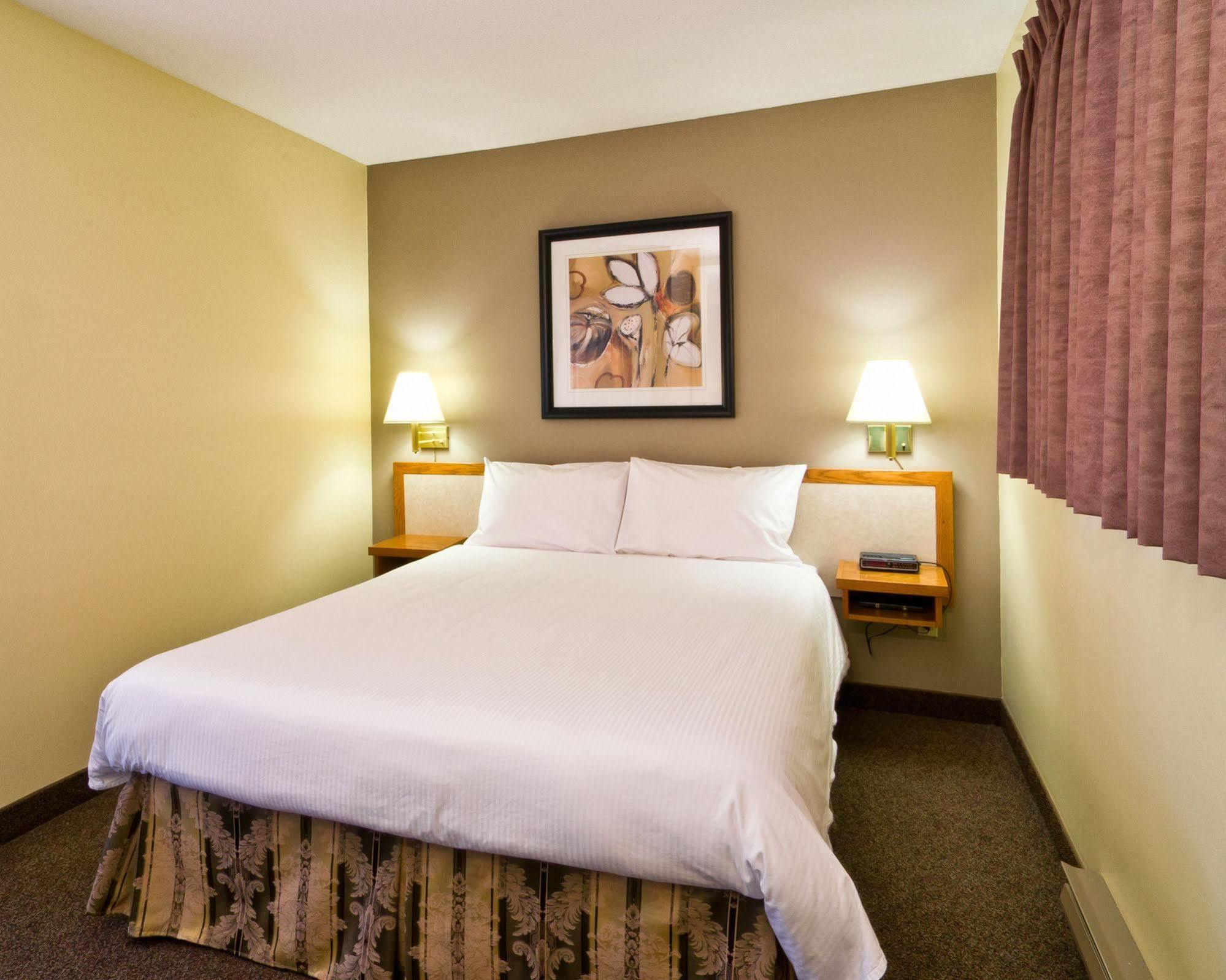 Siesta Suites Kelowna Eksteriør billede