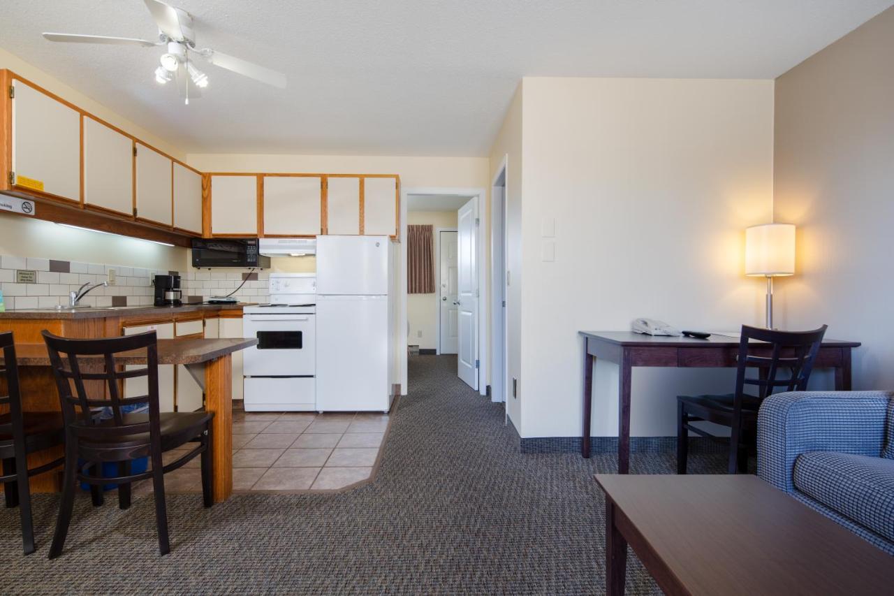 Siesta Suites Kelowna Eksteriør billede